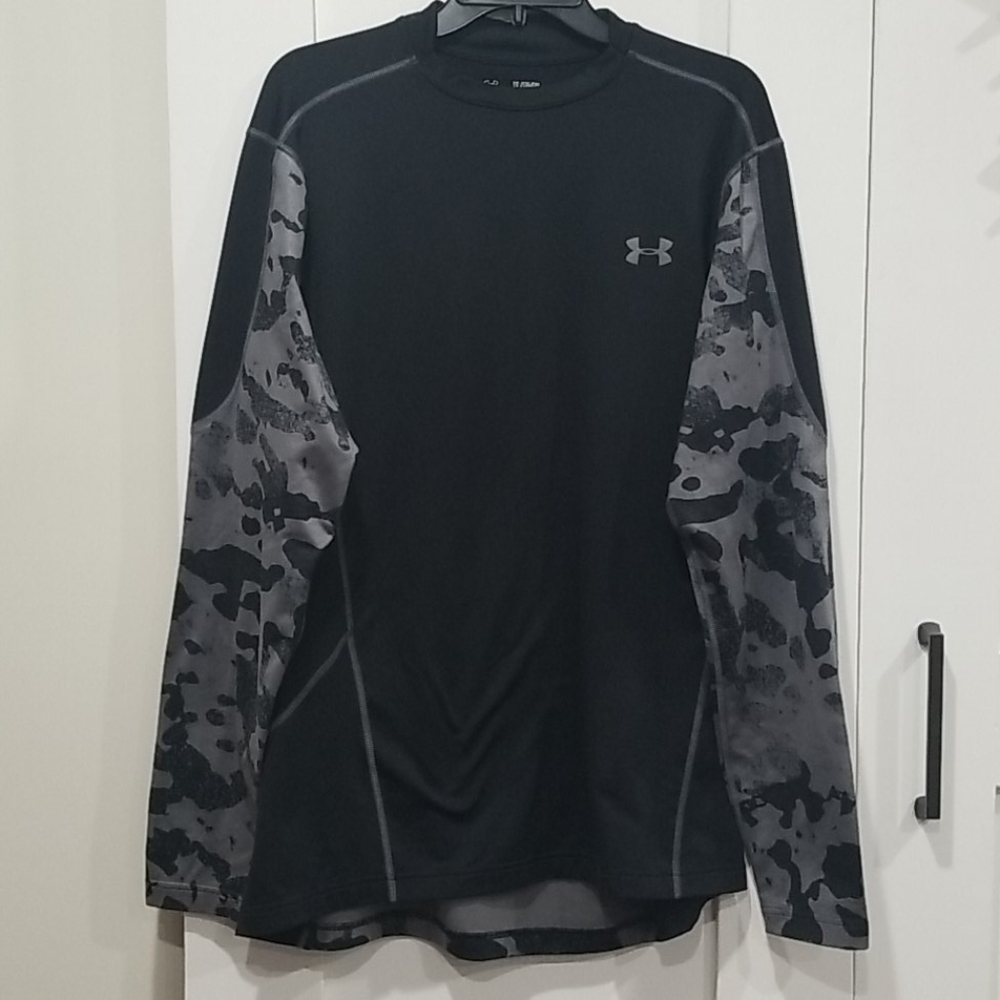 Sz XL Under Armour cold gear shirt